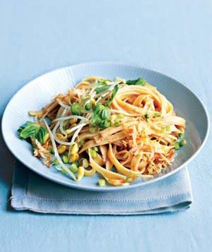 Spicy Coconut Noodles from Real Simple | vegan lunch ideas for meetings