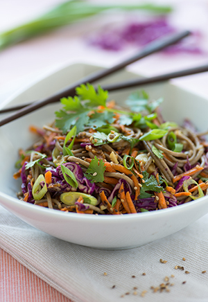 Soba noodles with sesame seeds and mixed vegetables